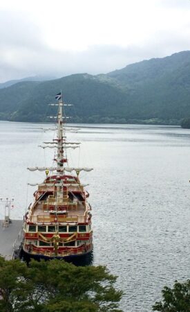 hakone pirateship